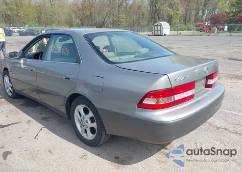 2001 Lexus Es 300 from USA, damaged, VIN JT8BF28G110334879